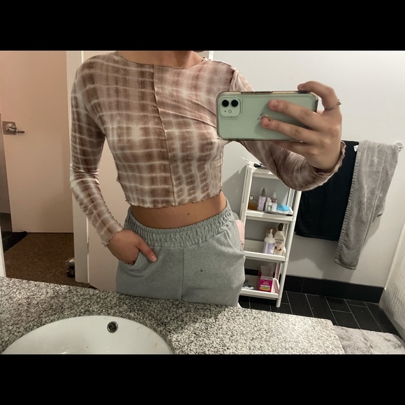 SHEIN tie dye seam front crop top with scalloped edges, fall colors! - Picture 2 of 3